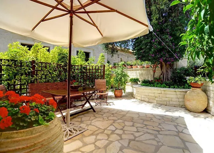 Studio Petrino - A Holiday Nest!